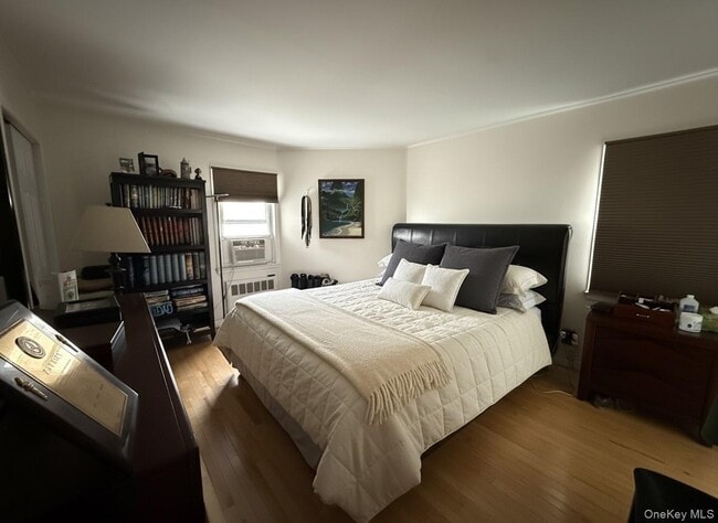 Building Photo - 525 E Olive St