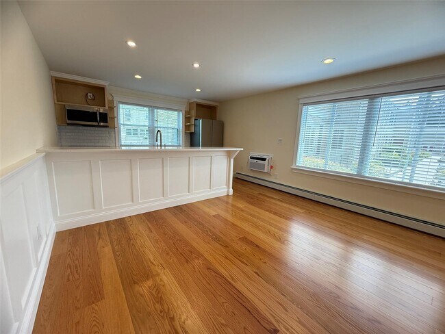 Building Photo - 250 Beechwood Ave
