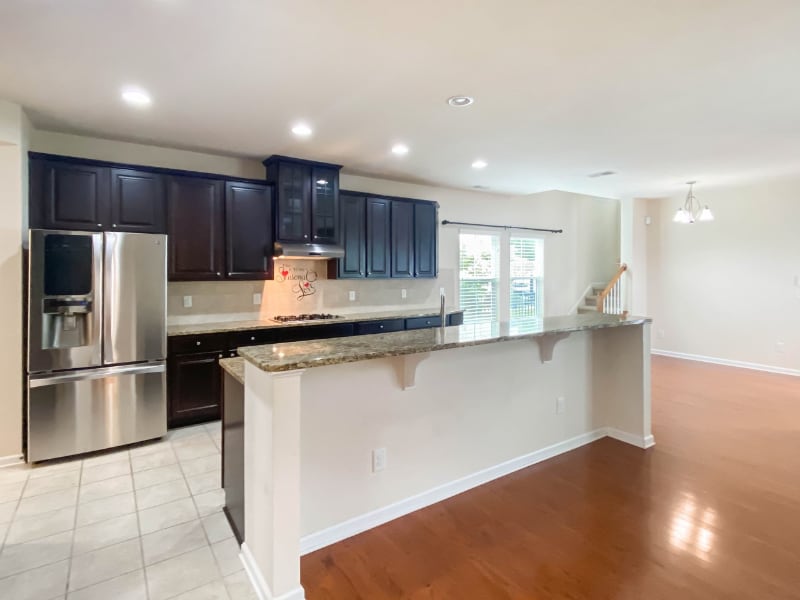 Building Photo - 2121 Aventon Ln
