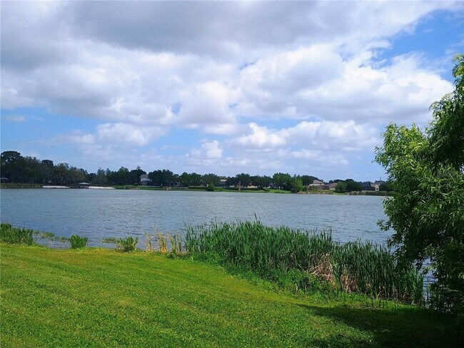 Building Photo - 14084 Bridgewater Crossings Blvd