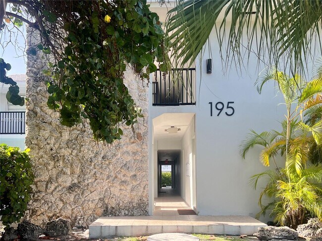 Building Photo - 195 Sunrise Dr