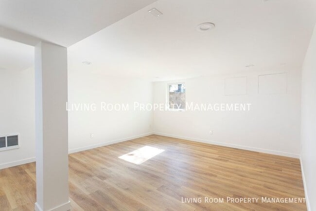 Building Photo - 7061 N. University-