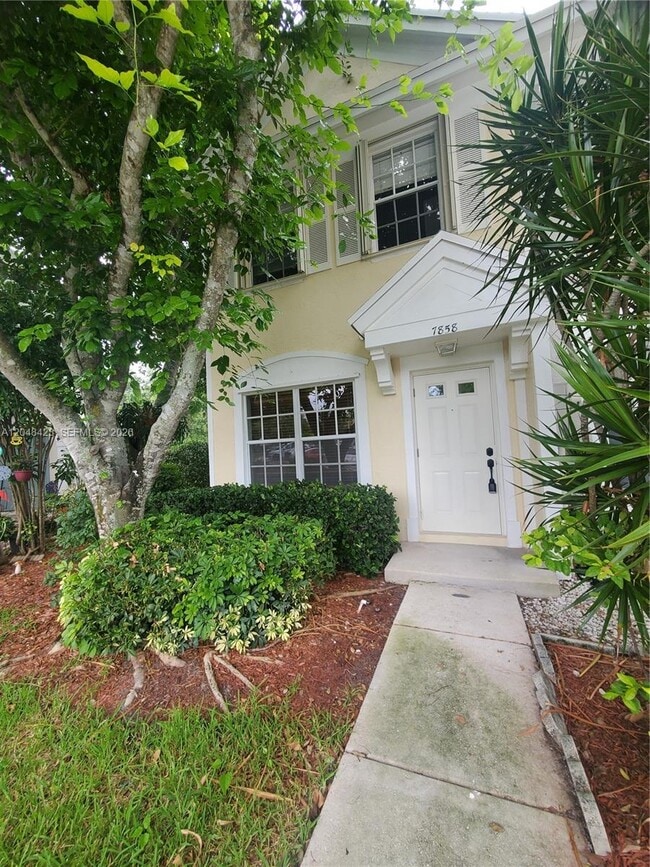 Building Photo - 7858 Dixie Beach Cir