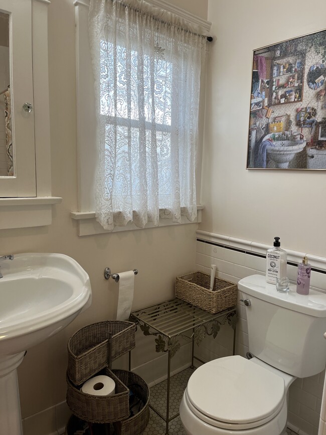 Building Photo - 316 E Colorado Blvd