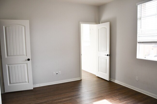 Building Photo - 3225 Donovan Ranch Rd