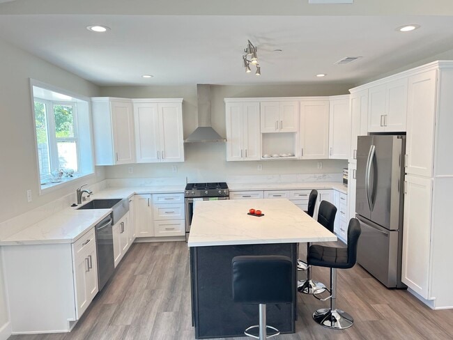 Building Photo - Remodeled North Tustin 4 Bed 3 Bath Ranch Home with Solar!