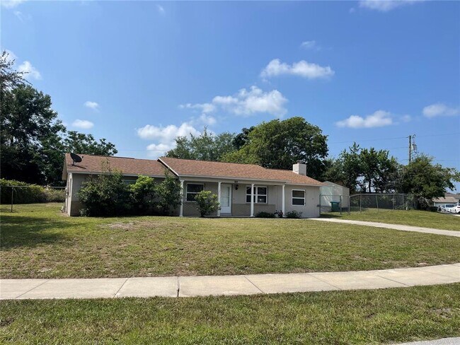 Building Photo - 2753 Foxdale Dr