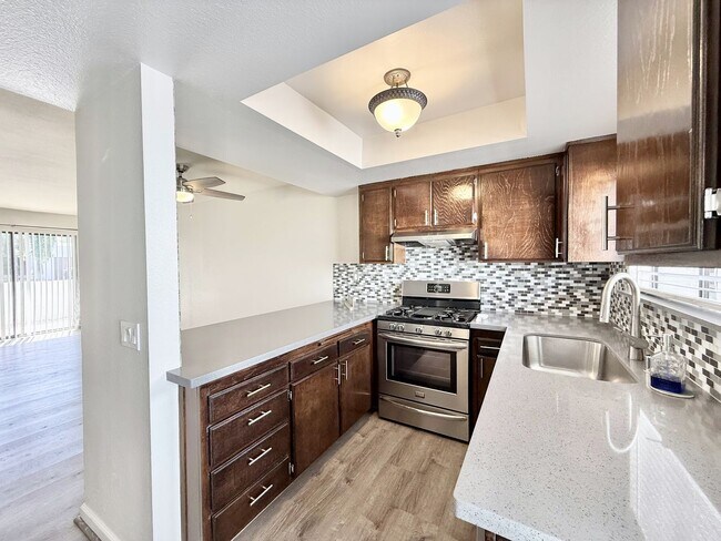 Building Photo - AVAILABLE NOW!! GORGEOUS 3 Bedroom 3 Bathroom Condo Rancho Mirage!!!