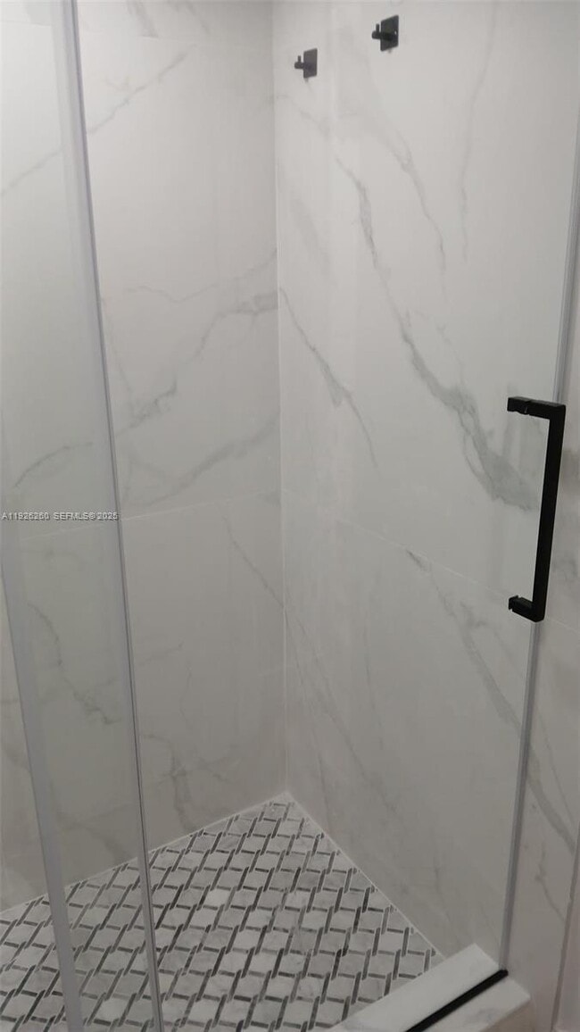 Building Photo - 9682 Fontainebleau Blvd