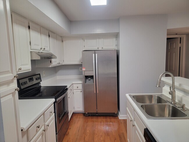 Building Photo - 13514 Lord Sterling Pl
