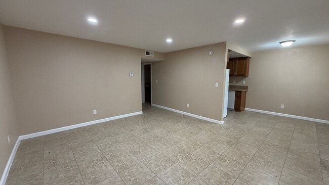 Building Photo - Two Bedroom One Bathroom Apartment in San Bernardino!