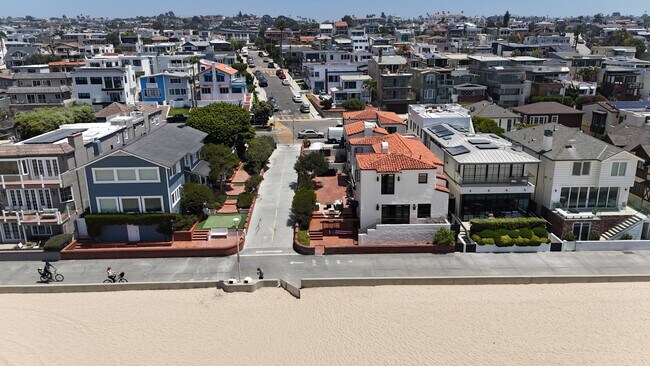 Building Photo - 2466 Hermosa Ave