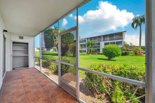 Building Photo - 308 Fanshaw H