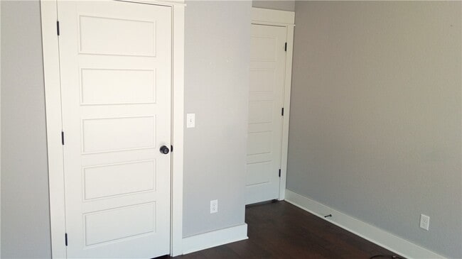 Building Photo - 1610 Sweetbriar Way