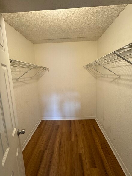 Building Photo - 233 Lewfield Cir