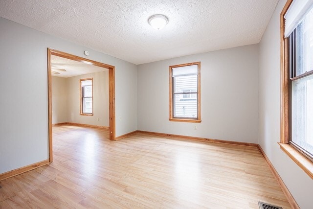 Building Photo - 12 Benton St