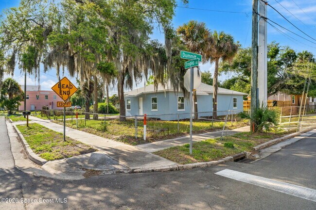 Building Photo - 405 Dummitt Ave