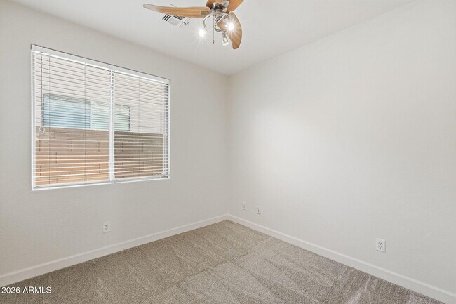 Building Photo - 39518 N White Tail Ln