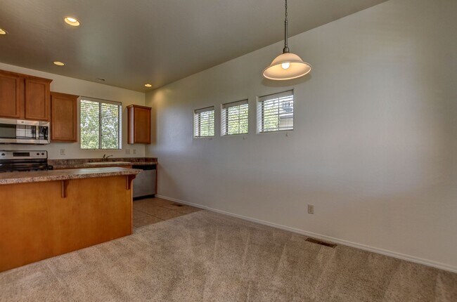 Building Photo - 221 Spring St