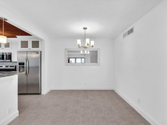 Building Photo - 524 Osprey Dr