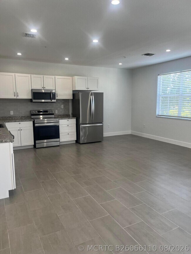 Building Photo - 2137 Shoma Dr