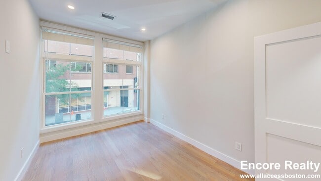 Building Photo - 230 Tremont St