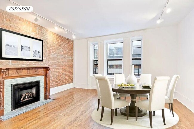 Building Photo - 175 W 88th St