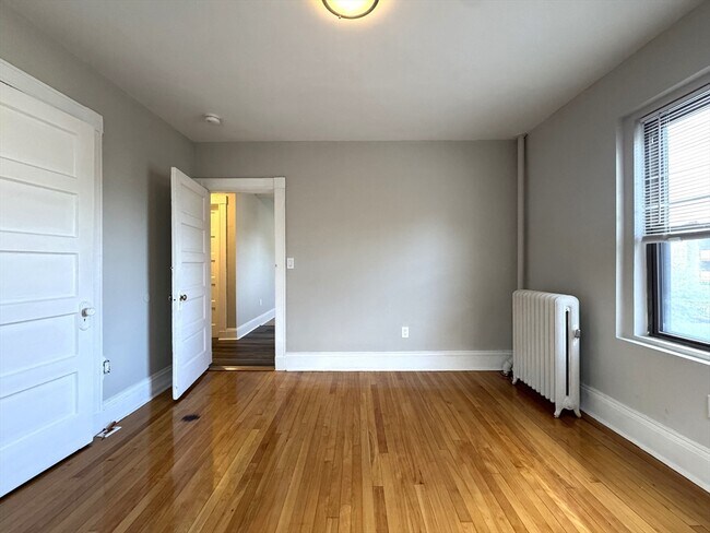 Building Photo - 8 Langmaid Ave