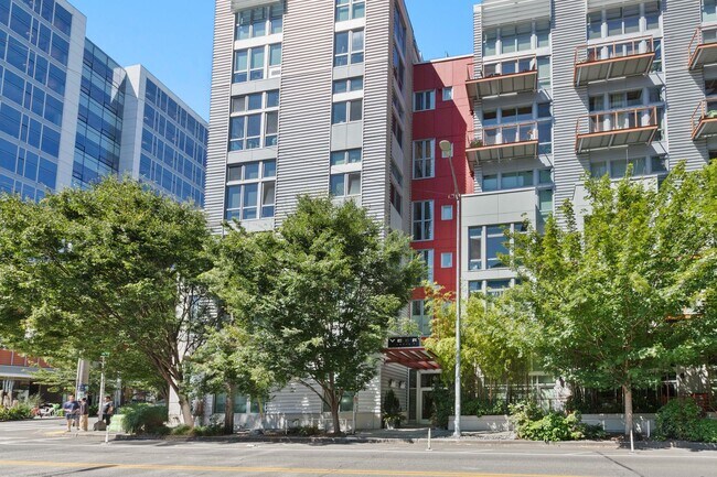 Building Photo - Modern Air Conditioned South Lake Union Loft