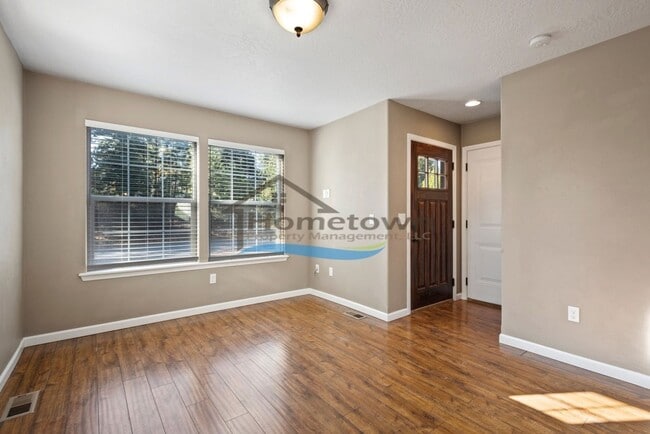 Building Photo - Custom Craftsman Energy Star Home with Gar...