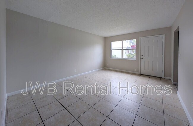 Building Photo - 2885 Yellow Pine Ct