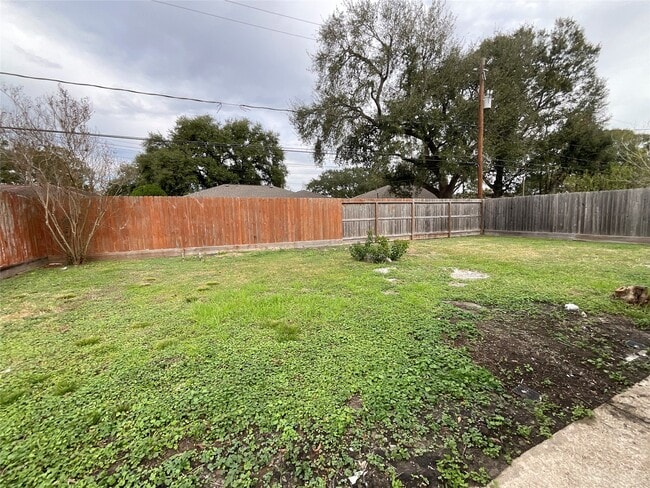 Building Photo - 7735 Meadville St