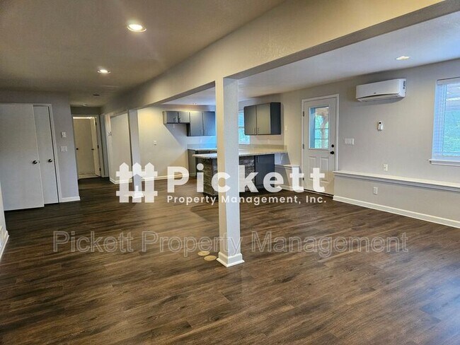 Building Photo - 290 Tahuyeh Pl W