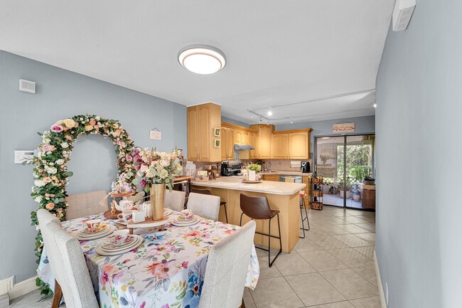 Building Photo - 261 Wimbledon Lakes Dr