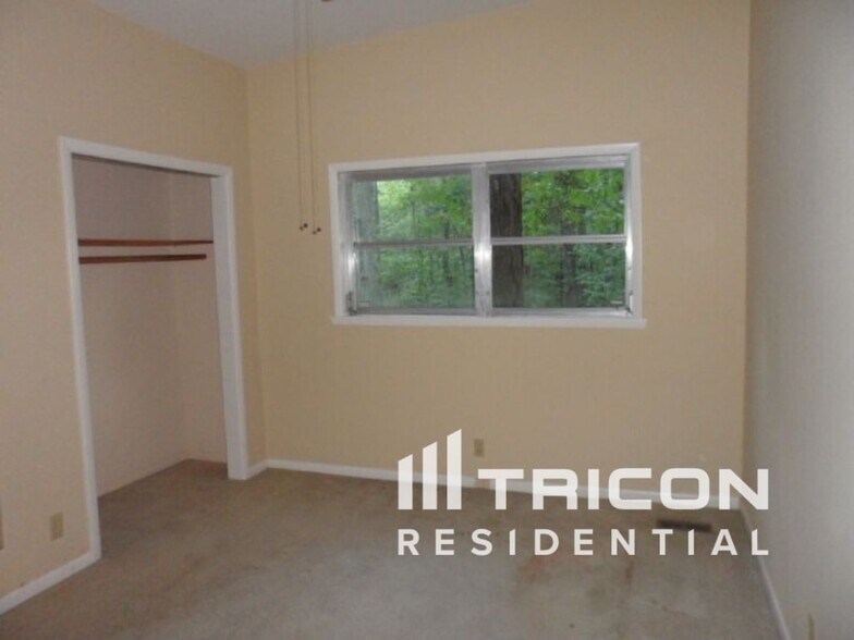 Building Photo - 2087 Meadowbrook Dr SW