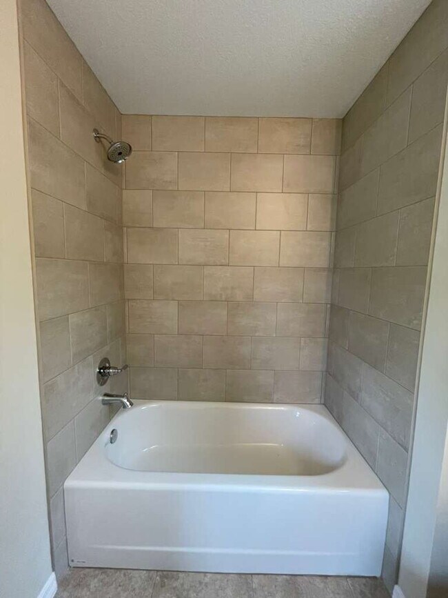 Building Photo - Beautiful brand-new construction 3-bedroom, 2-bathroom residence in Silver springs Shores!!