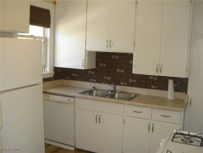 Building Photo - 5757 Mayfield Rd