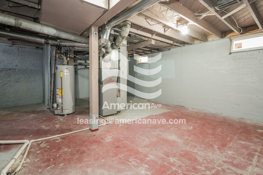 Building Photo - 1108 Diamond Ave