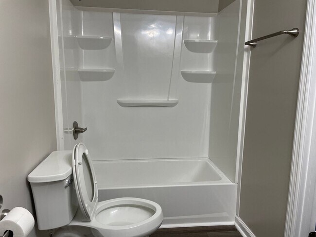 Building Photo - Fabulous Renovated Home Available Now!