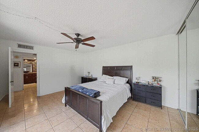 Building Photo - 149 Lake Arbor Dr