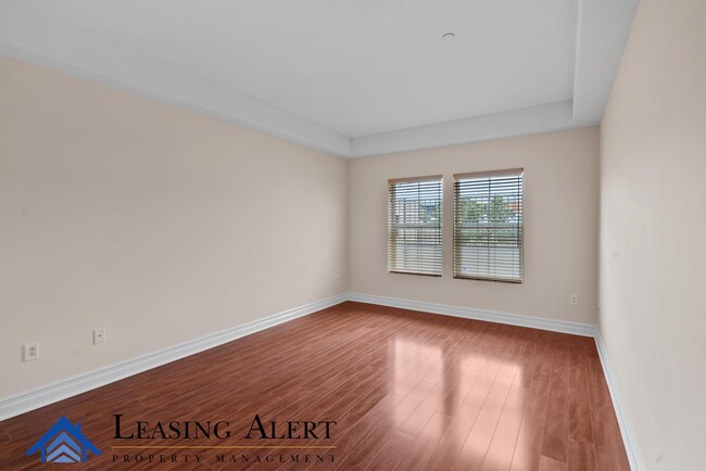 Building Photo - 15206 Burbank Blvd