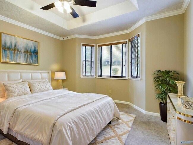 Building Photo - 1016 Seina Vista Dr