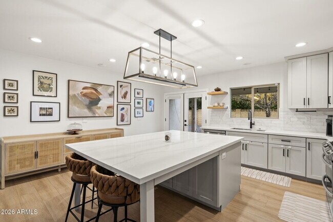 Building Photo - 3515 E Piccadilly Rd