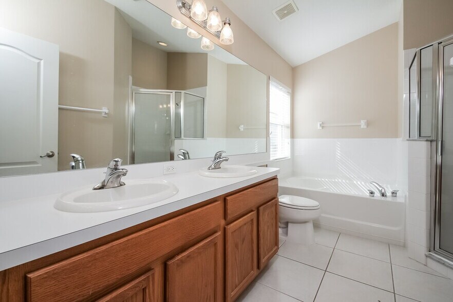 Building Photo - 1609 Carson White Ln