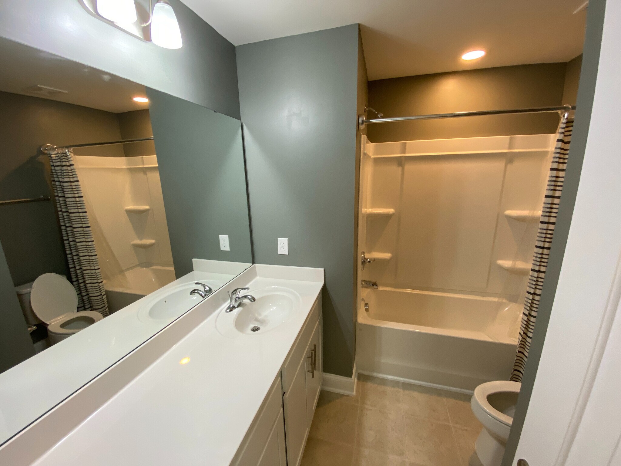 Building Photo - Room in Townhome on Princess Lita Way