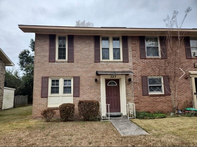 Building Photo - Oaks Townhouses