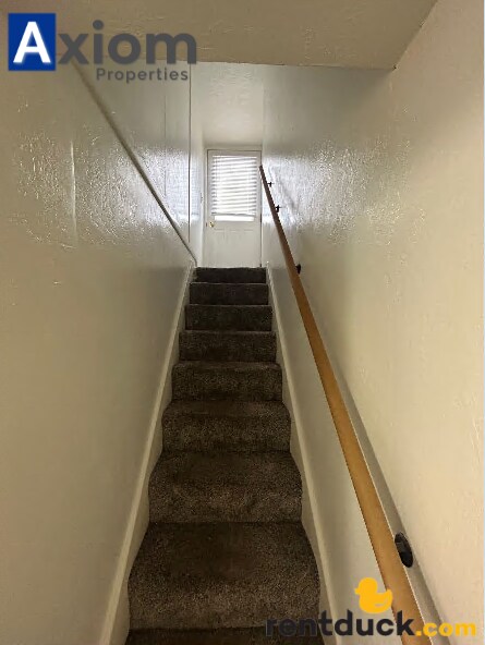 Building Photo - 322 S. 11th-Unit B (downstairs)