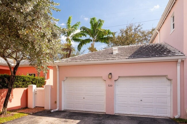 Building Photo - 520 Loretto Ave