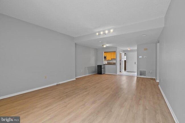 Building Photo - 538 Brummel Ct NW