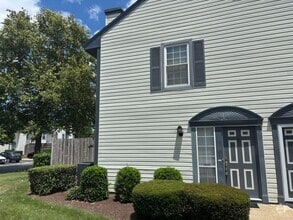 Building Photo - 2 Bedroom, 2.5 Bath Townhome in Virginia B...
